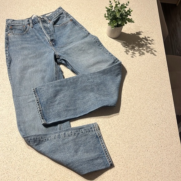 Denim Forum Sz 24 The Joni High Rise Loose Jeans 29L from Aritzia in Size 24 - Picture 9 of 16